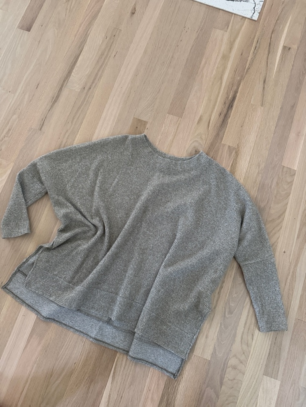 Relaxed Ribbed Tunic Sweater in Heather Taupe